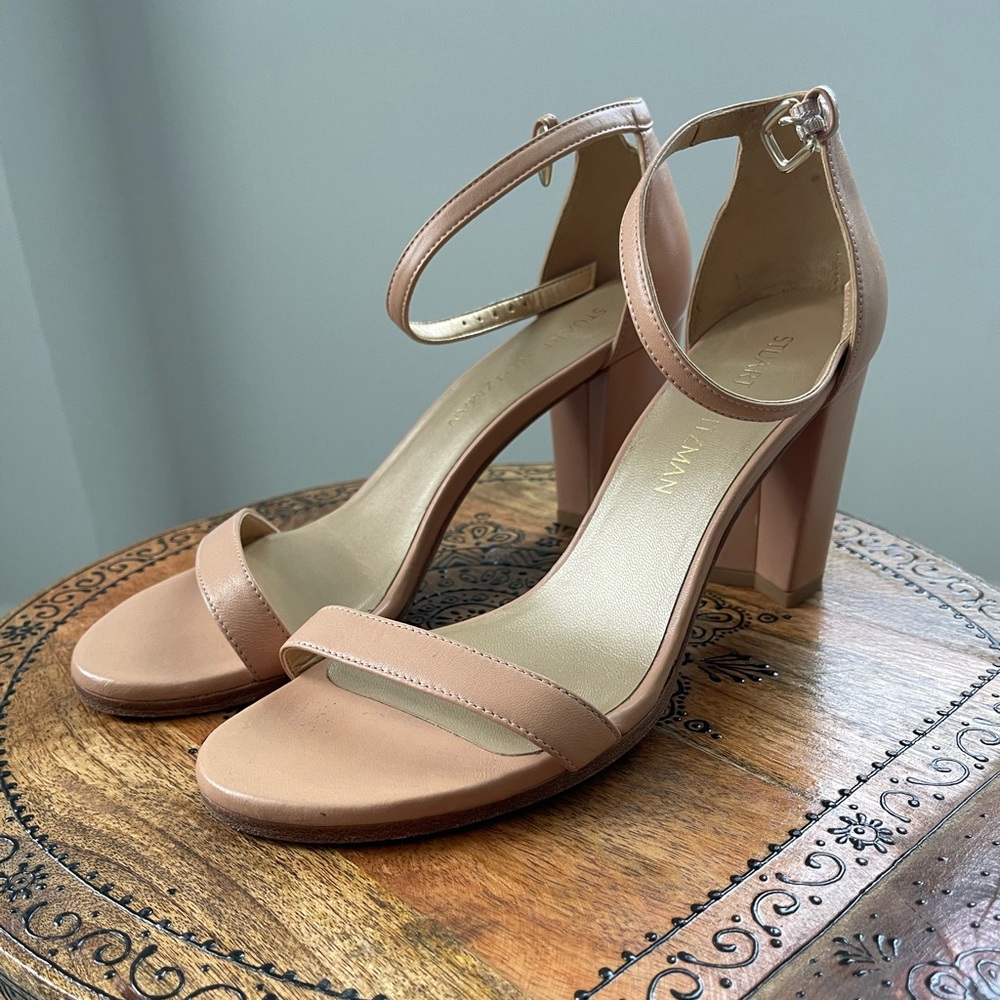 Stuart weitzman pumps